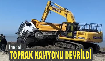 <center> İnebolu:</center><center><font color=’blue’> TOPRAK KAMYONU DEVRİLDİ </font></center>